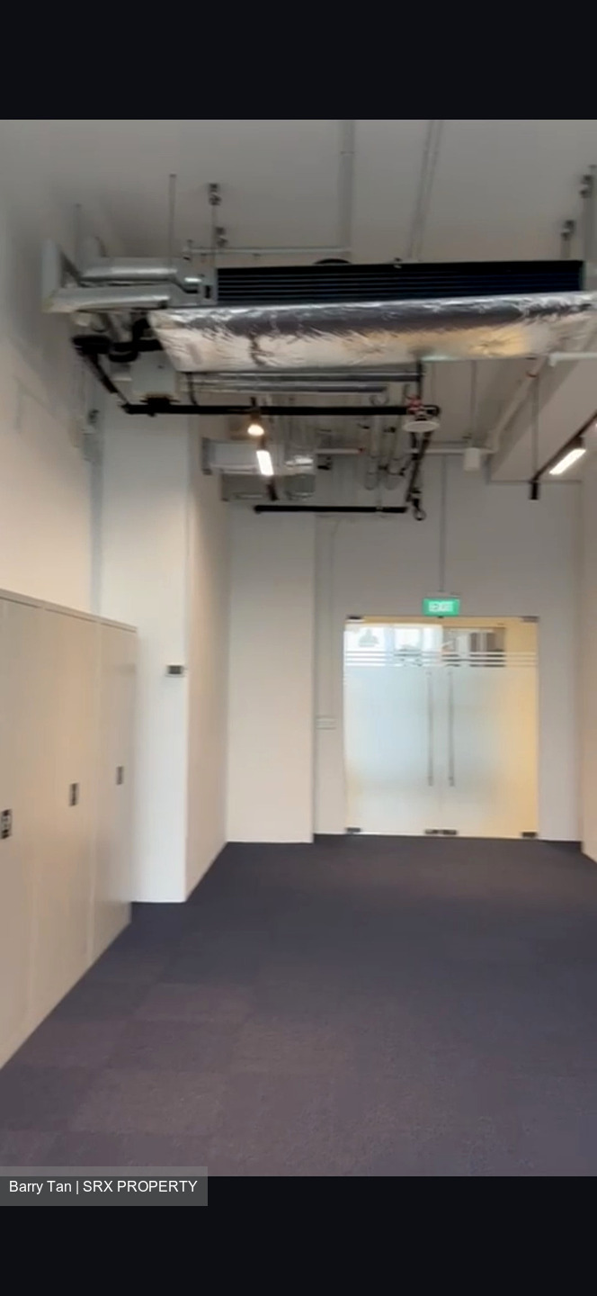 Woods Square (D25), Office #488998131